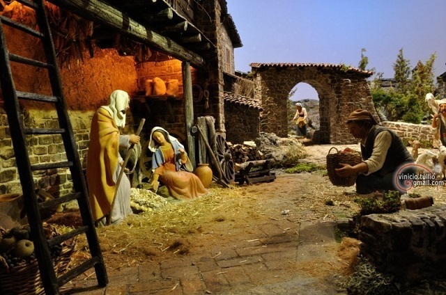 clicca per ingrandire clicca per ingrandire