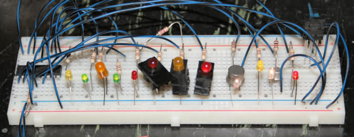 Immagine del prototipo montato su una breadboard. 